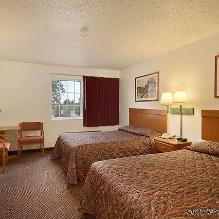 Wamego Inn And Suites Номер фото