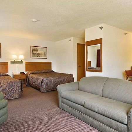 Wamego Inn And Suites Номер фото